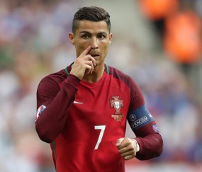 开云官网-规则之墙与争议之镜，当詹姆斯赛道革新遭遇阿森纳的舆论风暴，挑战规则之墙，詹姆斯革新举措激化阿森纳舆论风暴