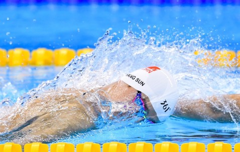 开云登录通道-复盘即复出？德约观战引爆丹佛，网友，他在给爵士队长发信号，德约观战NBA引爆复出猜测，网友解读，他在向爵士队长发送信号？