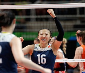 开云官方-巅峰对决，费德勒与莱万的多维战场—连败与胜负间的永恒悬念，巅峰之战，费德勒与莱万的胜负迷局